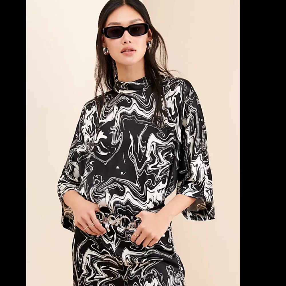 Free People Just Female Lava Blouse Black White Marble Swirl Mock Neck Small.